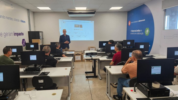 TRE-GO inicia preparação das urnas para segundo turno em Goiás