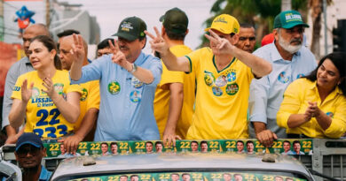 Wilder Morais encerra campanha com carreatas em Goiás